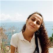 Studentessa laureata per aiuto compiti e ripetizioni